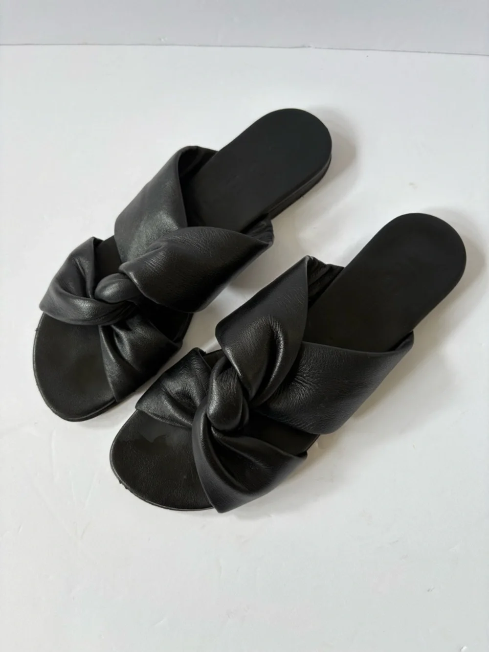M.Gemi Natalia Puffed Leather Criss Cross Black Sandals Resort Cruise Coastal 38